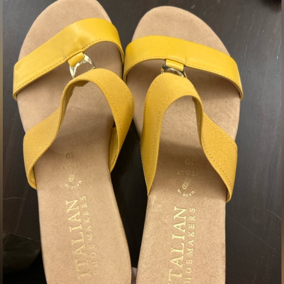 Women’s Size 10 Italian Shoemakers Sandals - Picture 2 of 5